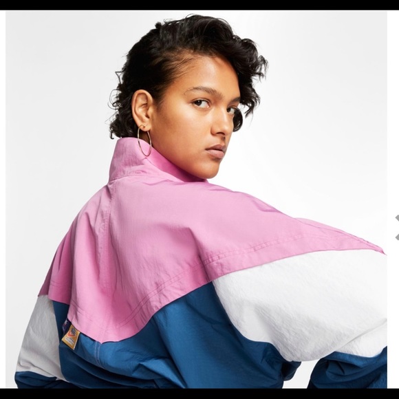 Nike Sportswear Icon Clash Womens Woven Track Jacket - Picture 6 of 9